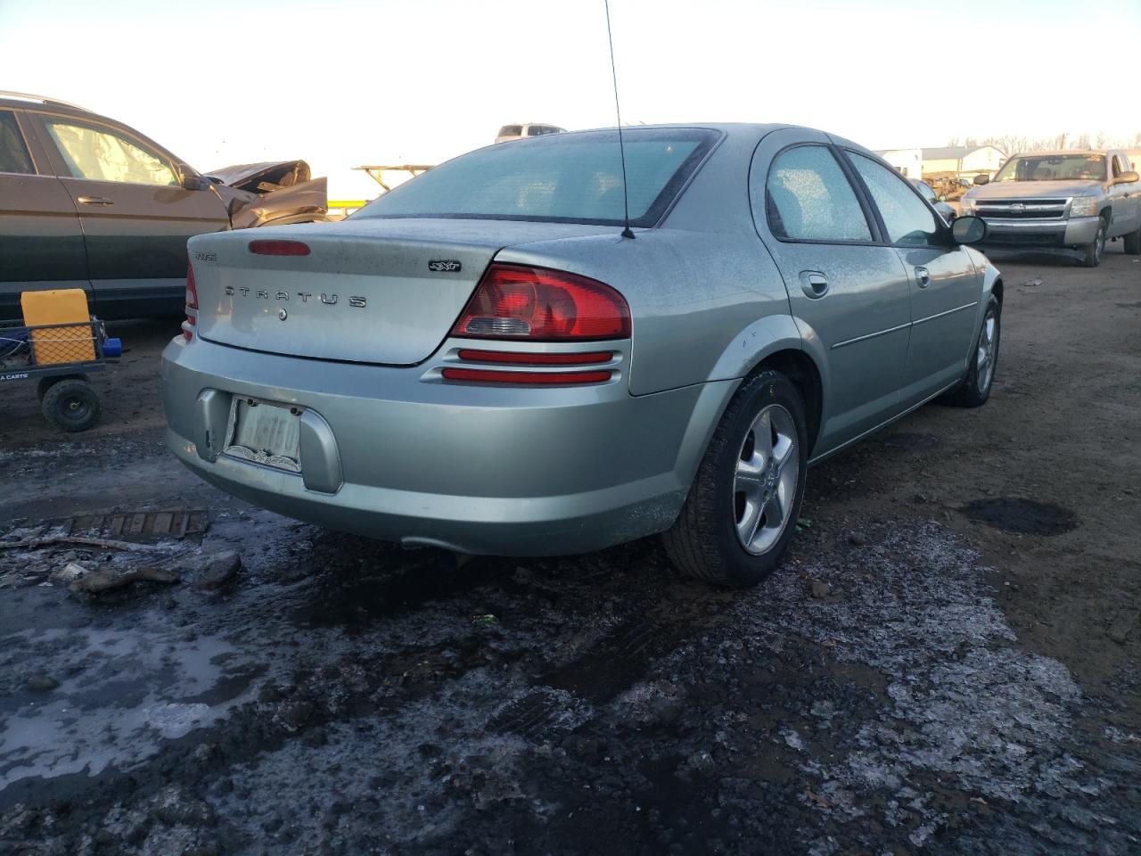 Photo 4 from auction – 2004 DODGE STRATUS SX with VIN 1B3EL46X84N320704