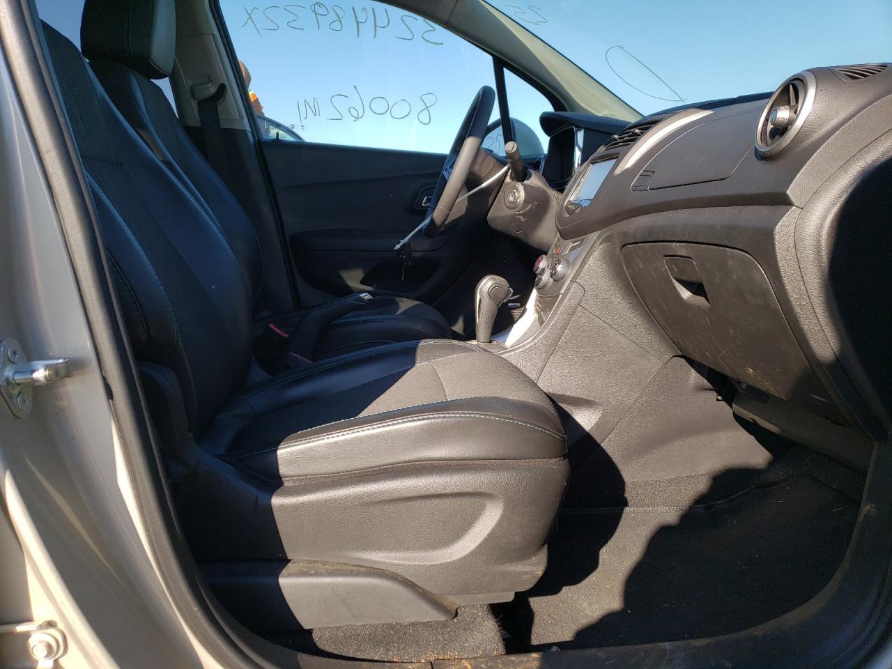 Photo 5 from auction – 2016 CHEVROLET TRAX 1LT with VIN 3GNCJPSB7GL115538
