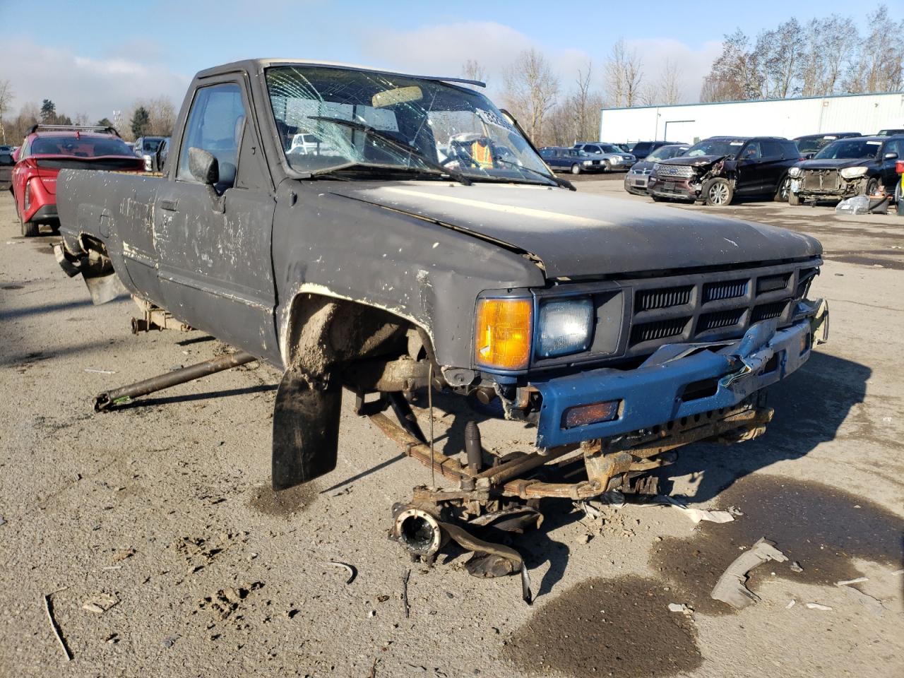 TOYOTA PICKUP RN6 1985 with VIN JT4RN65D9F5081034 - Photo from auction