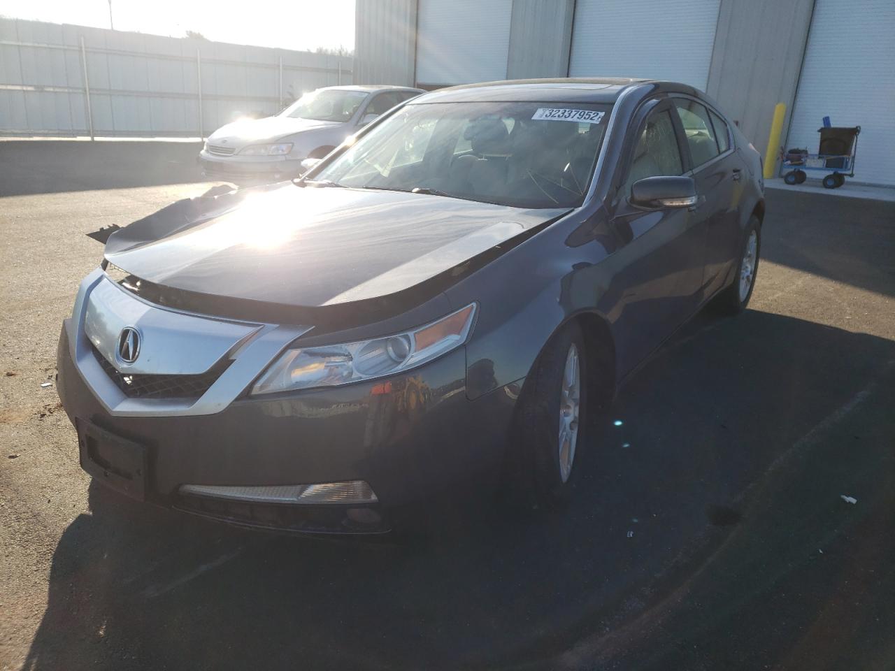 Photo 2 from auction – 2009 ACURA TL with VIN 19UUA862X9A015734