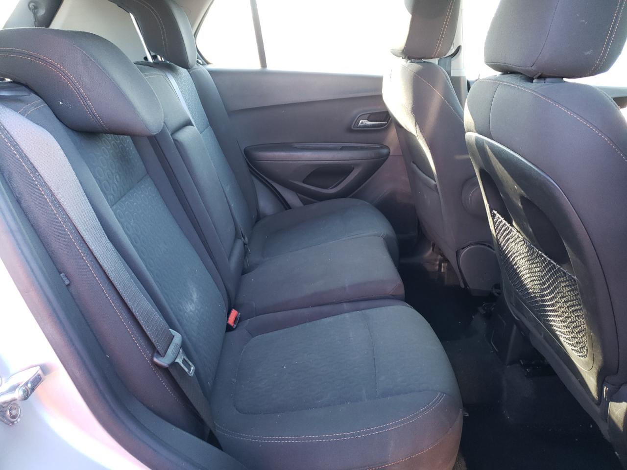 Photo 6 from auction – 2018 CHEVROLET TRAX LS with VIN KL7CJKSB2JB718897