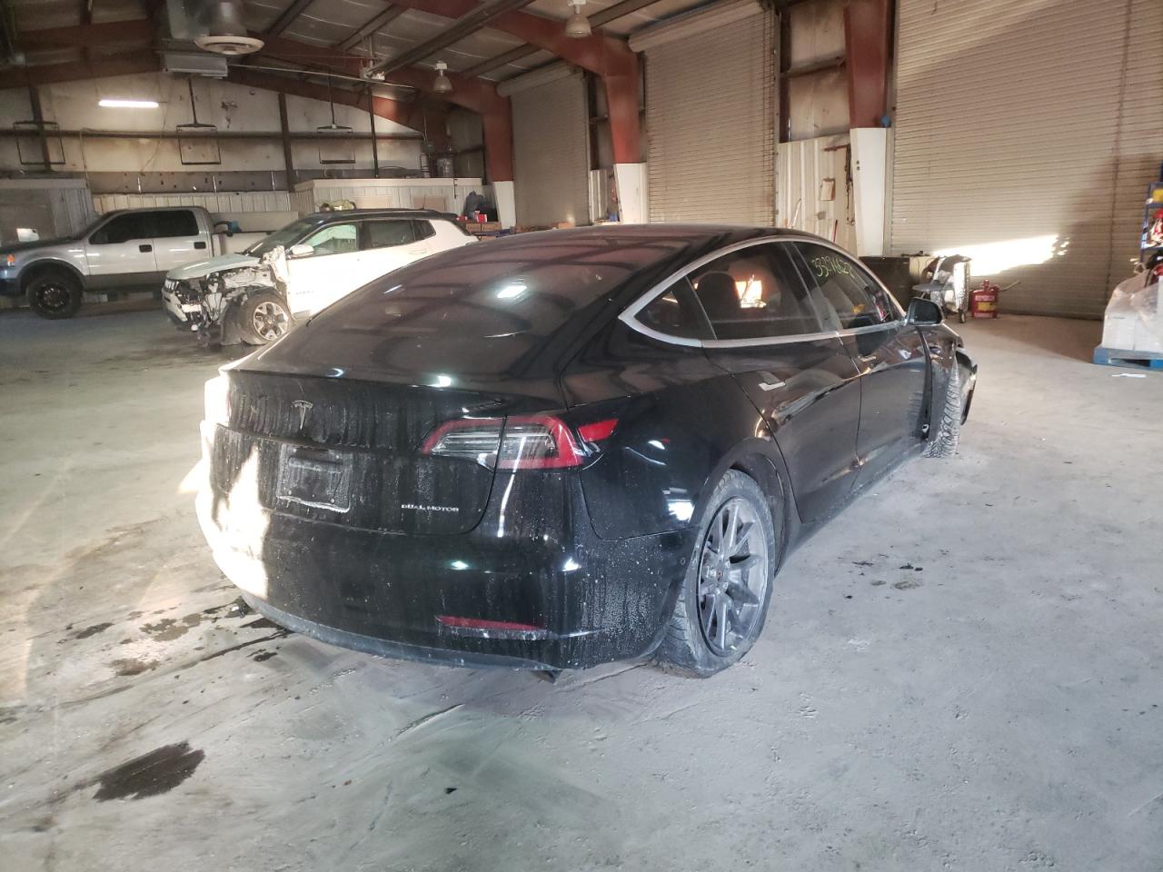 Photo 4 from auction – 2018 TESLA MODEL 3 with VIN 5YJ3E1EB2JF170362