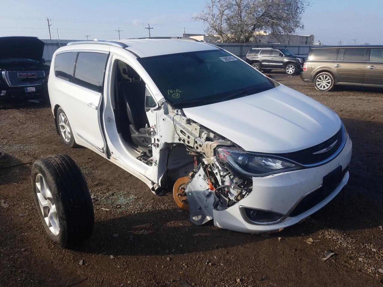 CHRYSLER PACIFICA T 2017 with VIN 2C4RC1EG9HR796811 - Photo from auction