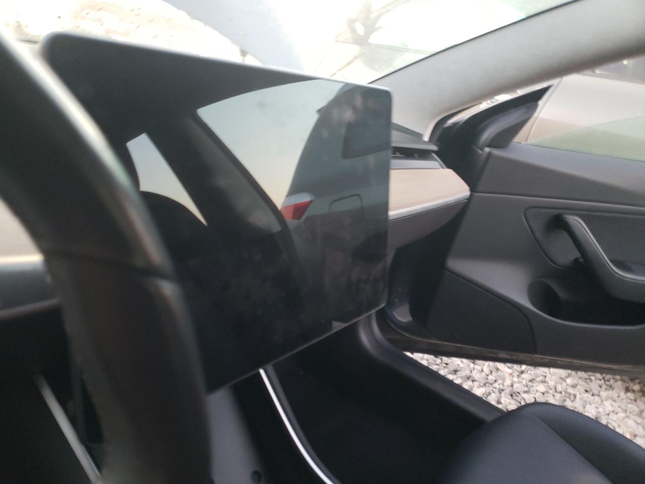 Photo 8 from auction – 2017 TESLA MODEL 3 with VIN 5YJ3E1EA1HF000110