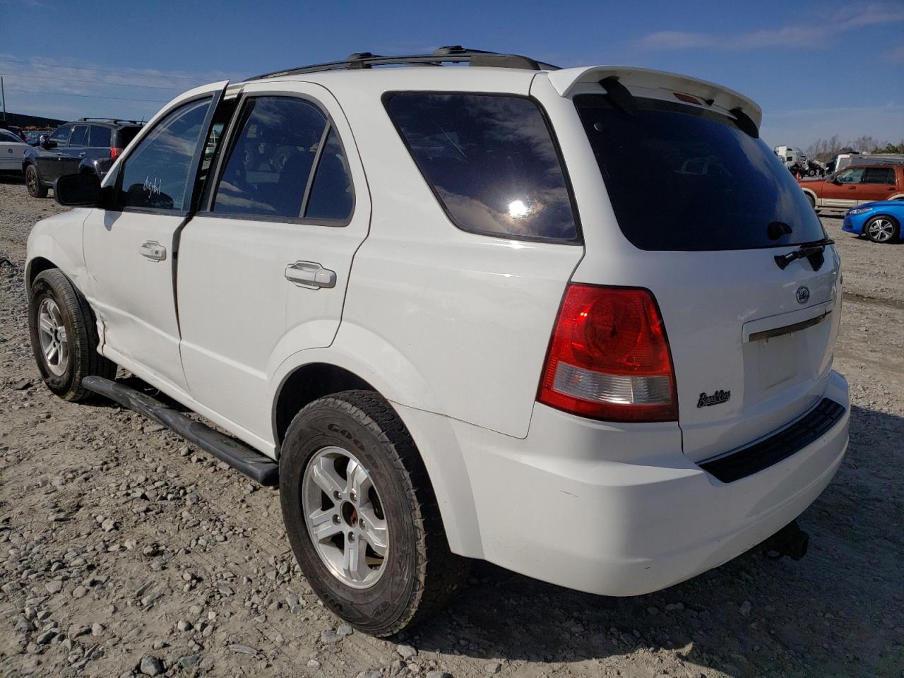 Photo 3 from auction – 2005 KIA SORENTO EX with VIN KNDJD733355368299