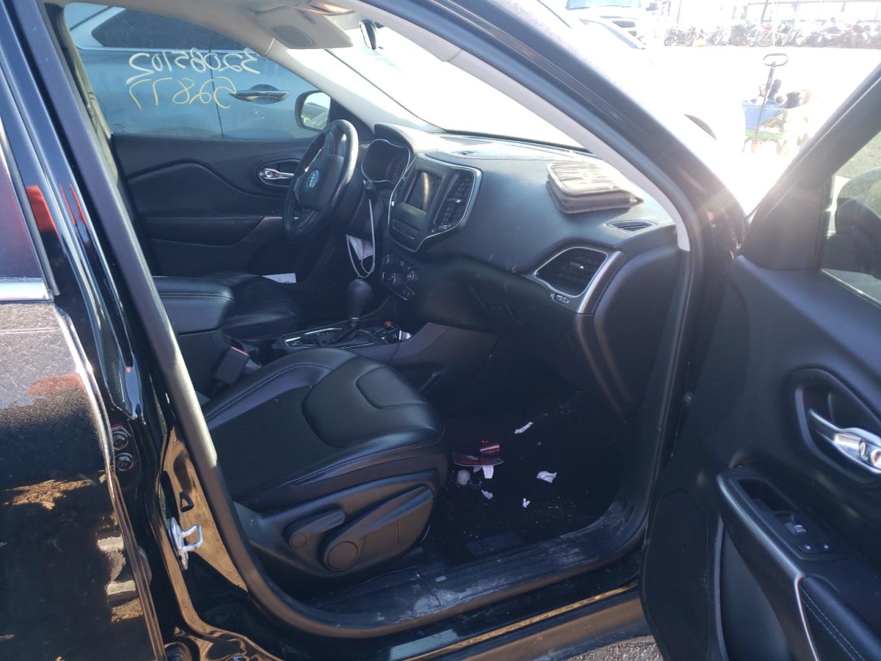 Photo 5 from auction – 2019 JEEP CHEROKEE L with VIN 1C4PJLLB6KD243009