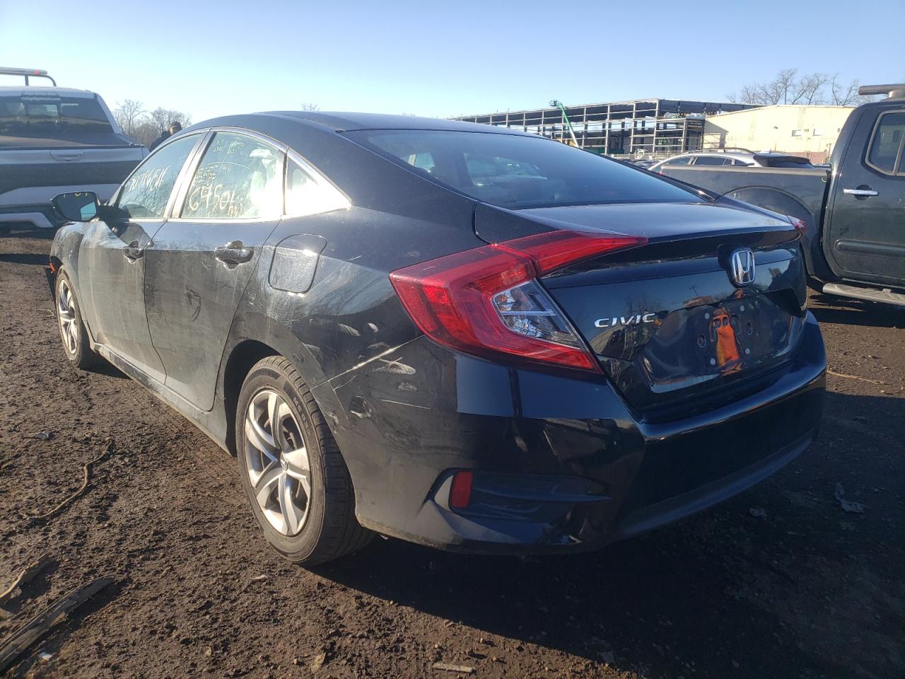 Photo 3 from auction – 2017 HONDA CIVIC LX with VIN 19XFC2F54HE224875