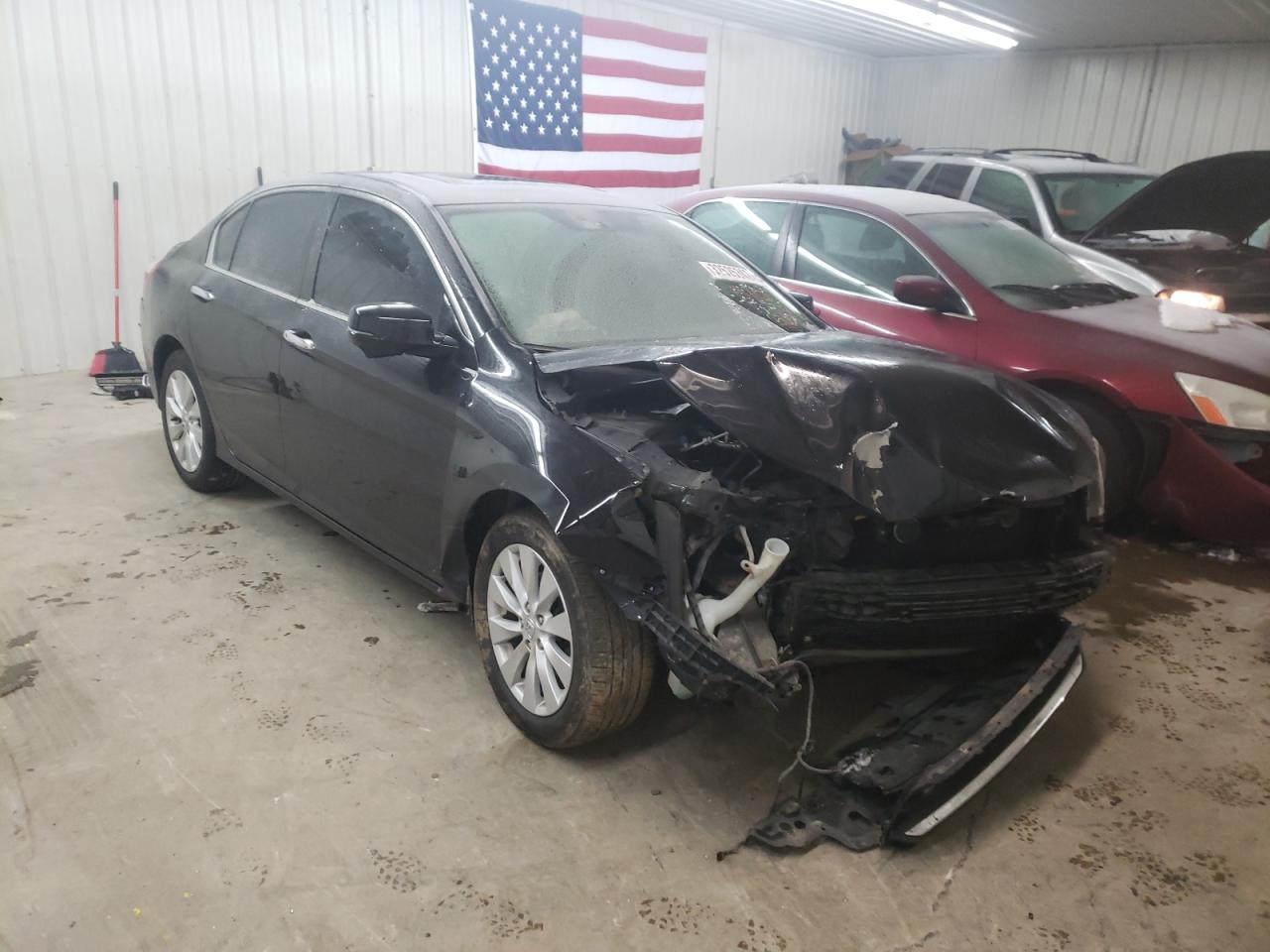 HONDA ACCORD EXL 2015 with VIN 1HGCR2F8XFA095537 - Photo from auction