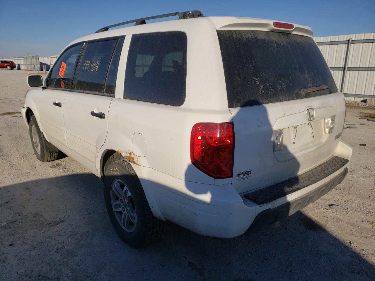Photo 3 from auction – 2005 HONDA PILOT EXL with VIN 2HKYF18565H556749