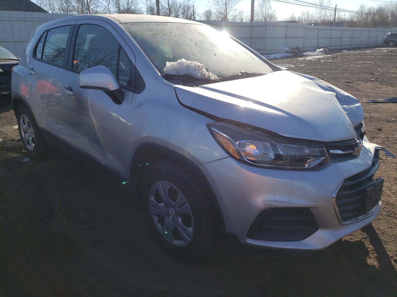 CHEVROLET TRAX LS 2018 with VIN KL7CJKSB2JB718897 - Photo from auction