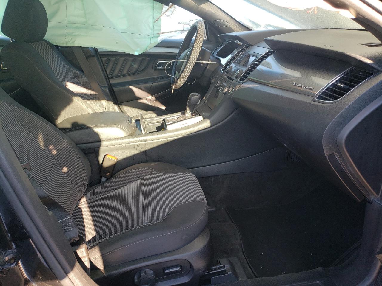 Photo 5 from auction – 2015 FORD TAURUS SEL with VIN 1FAHP2E89FG152390