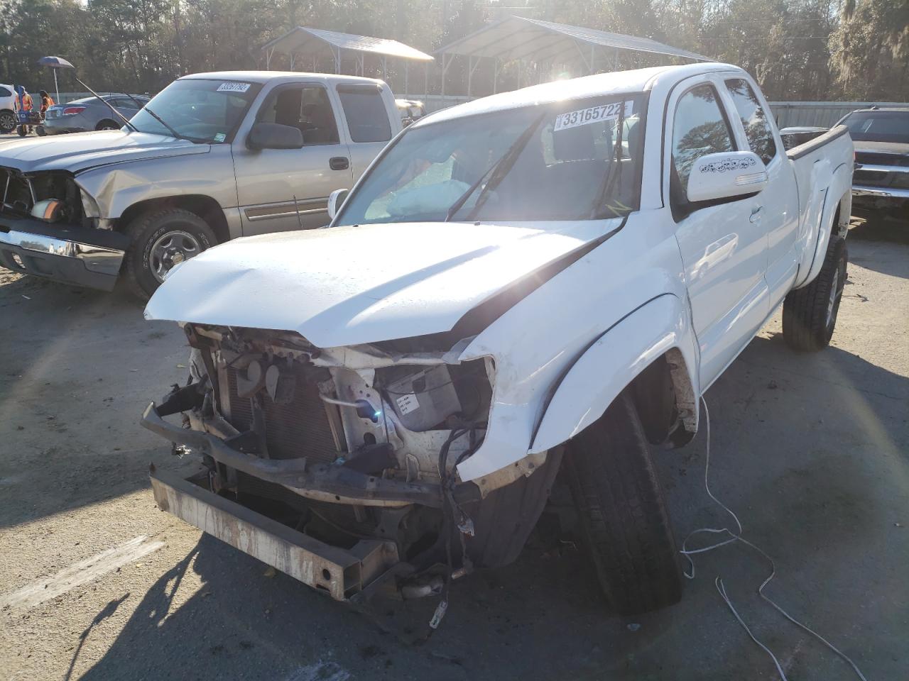 Photo 2 from auction – 2015 TOYOTA TACOMA PRE with VIN 5TFTU4GN7FX086787