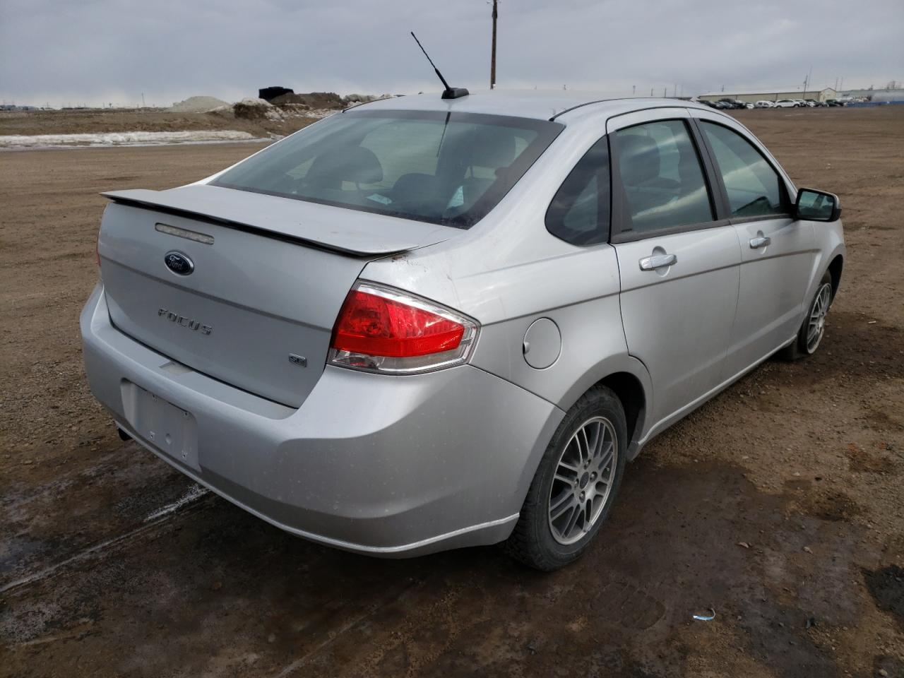 Photo 4 from auction – 2011 FORD FOCUS SE with VIN 1FAHP3FNXBW131560