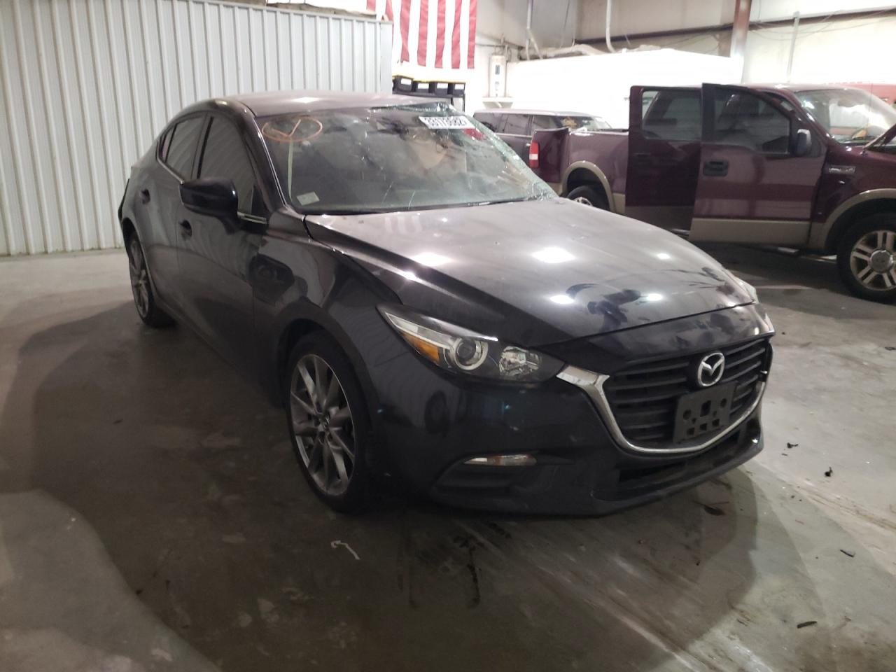 Photo 1 from auction – 2018 MAZDA 3 TOURING with VIN 3MZBN1V37JM197196