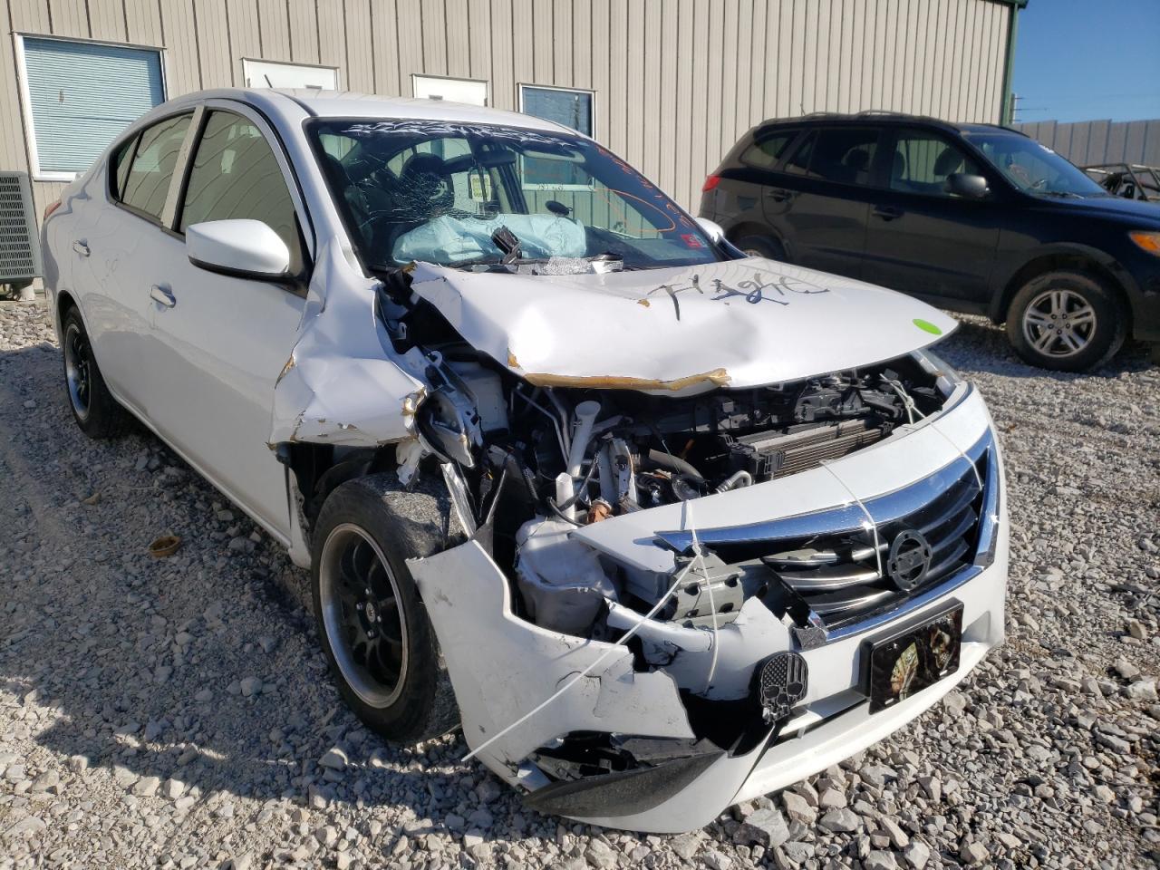Photo 1 from auction – 2019 NISSAN VERSA S with VIN 3N1CN7AP4KL853027