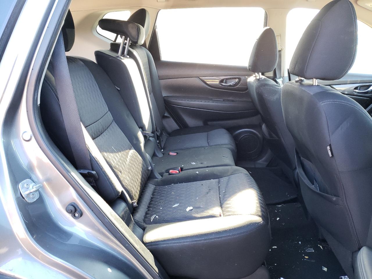 Photo 6 from auction – 2017 NISSAN ROGUE S with VIN KNMAT2MT8HP558368
