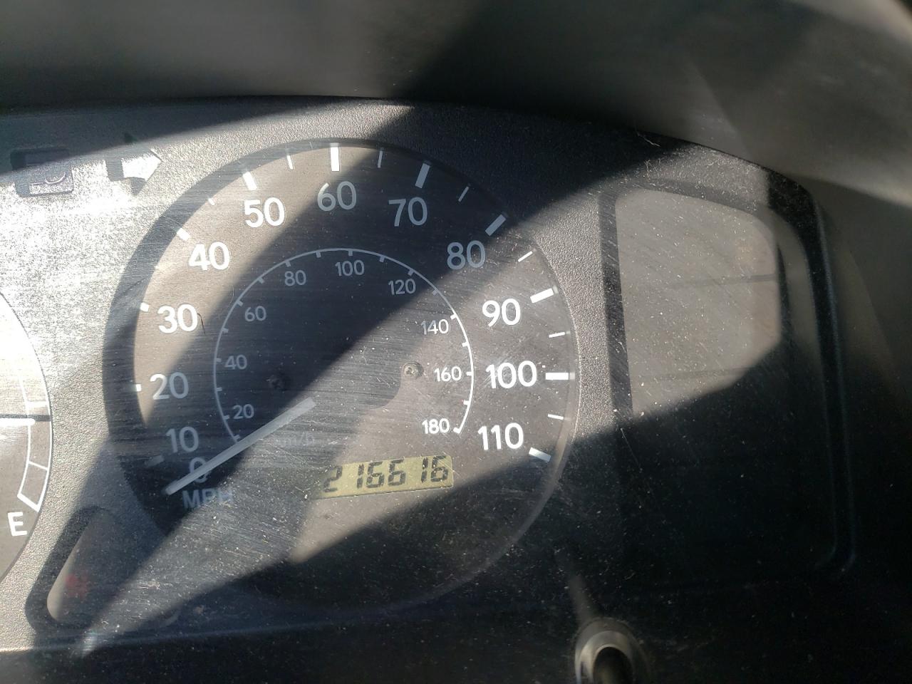 Photo 8 from auction – 2000 TOYOTA COROLLA VE with VIN 2T1BR12E4YC344526