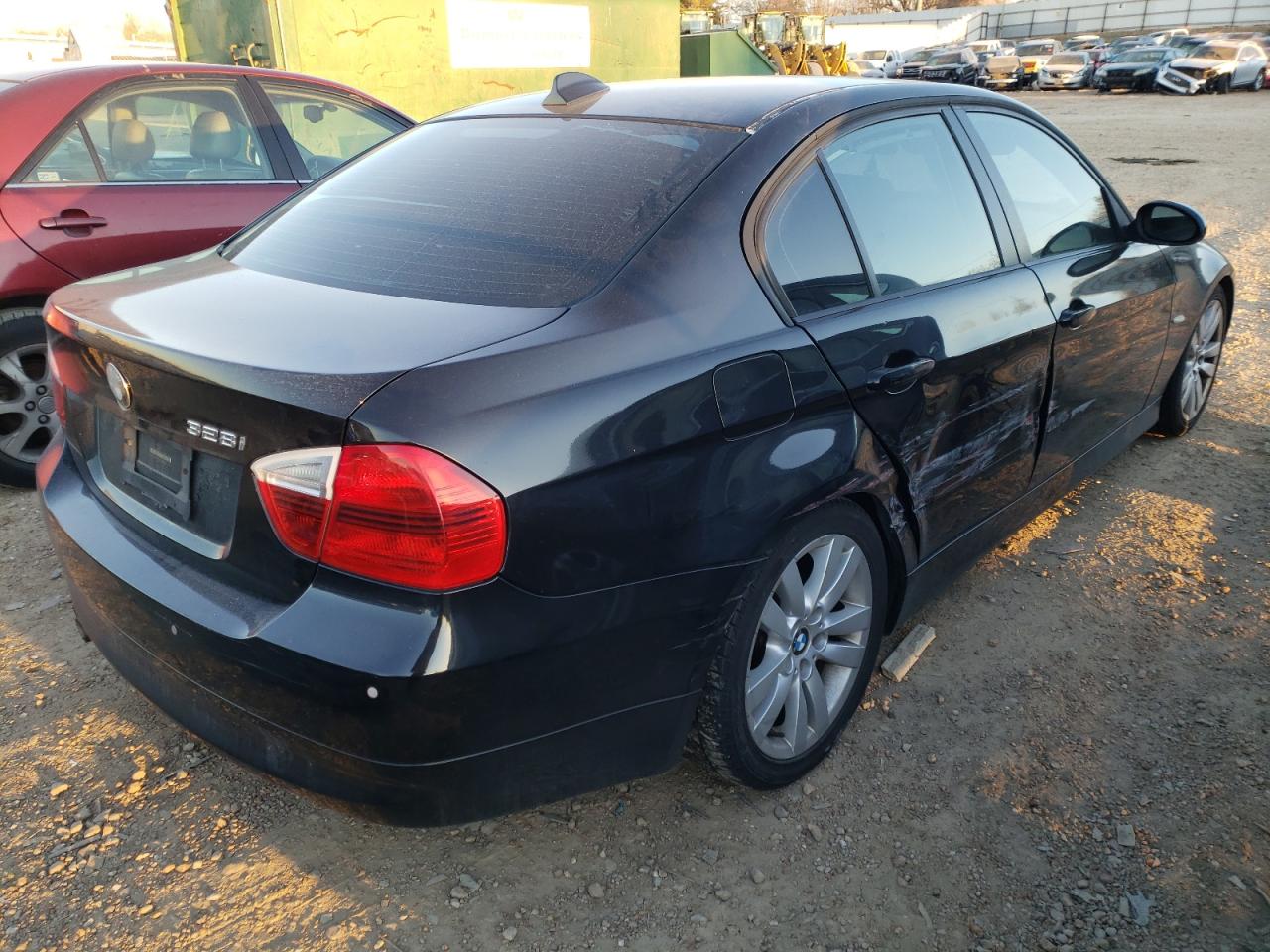 Photo 4 from auction – 2007 BMW 328I with VIN WBAVA37577NE26626