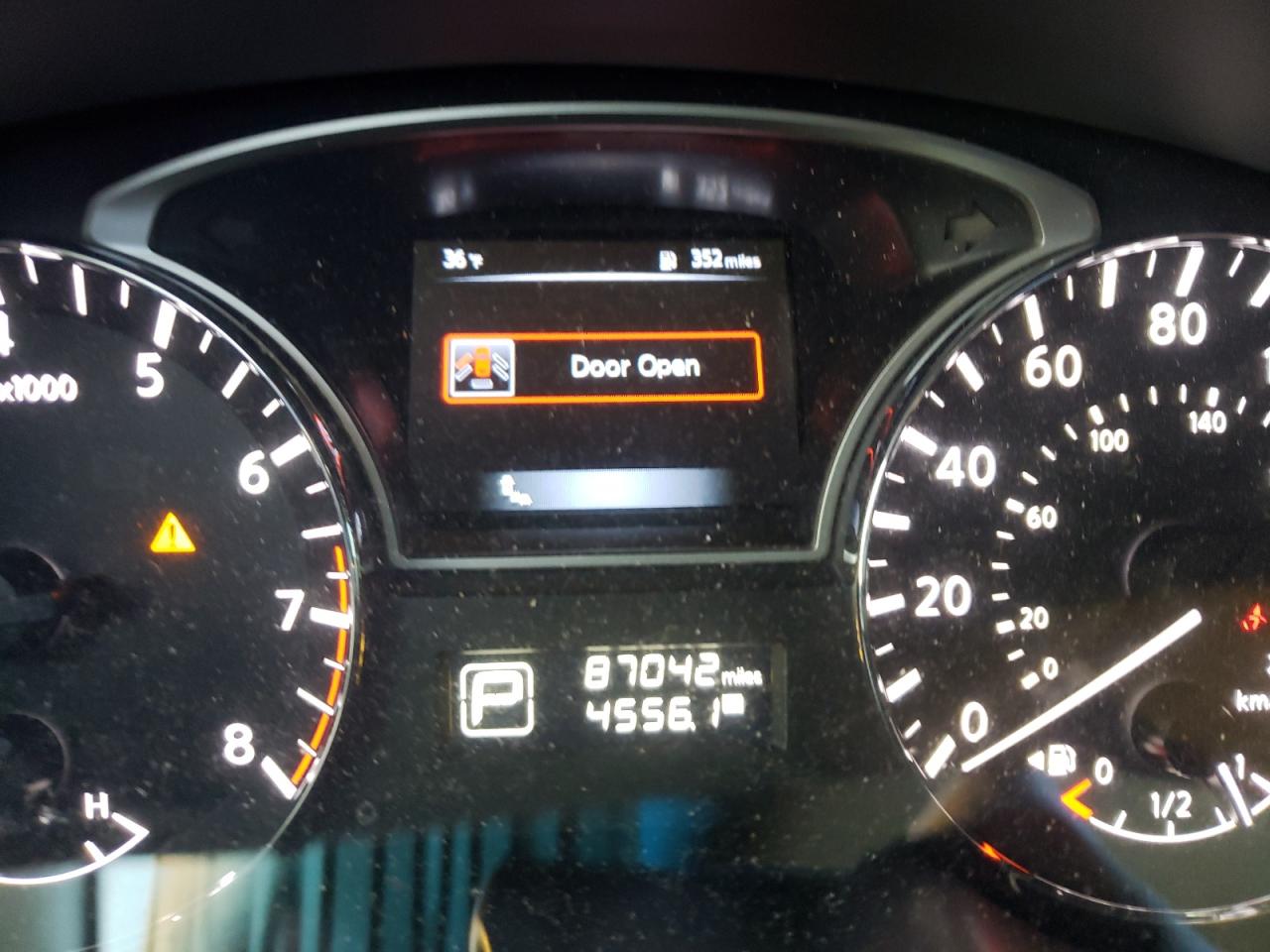 Photo 8 from auction – 2015 NISSAN PATHFINDER with VIN 5N1AR2MNXFC692461