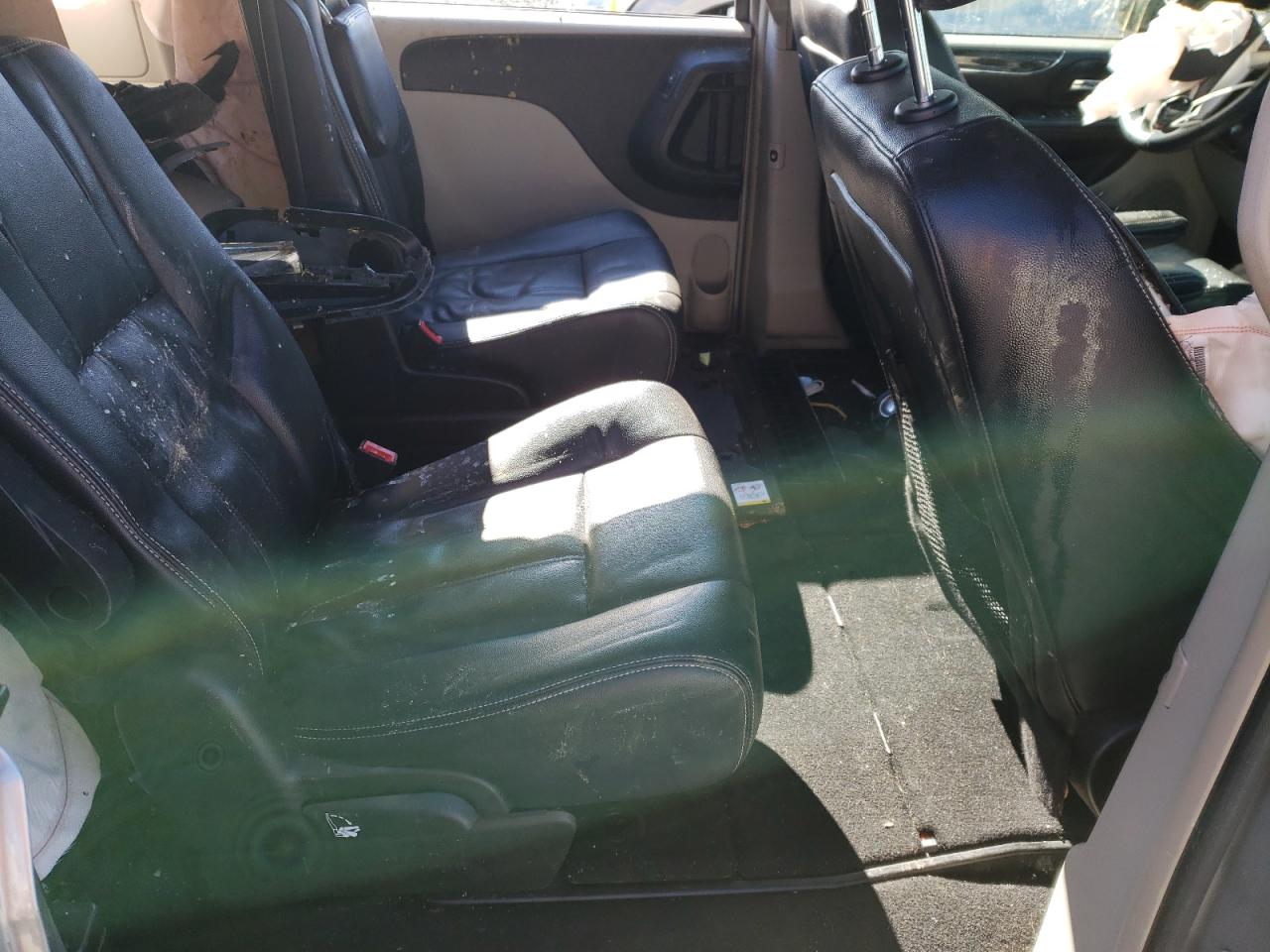 Photo 6 from auction – 2014 CHRYSLER TOWN & COU with VIN 2C4RC1BG0ER292258