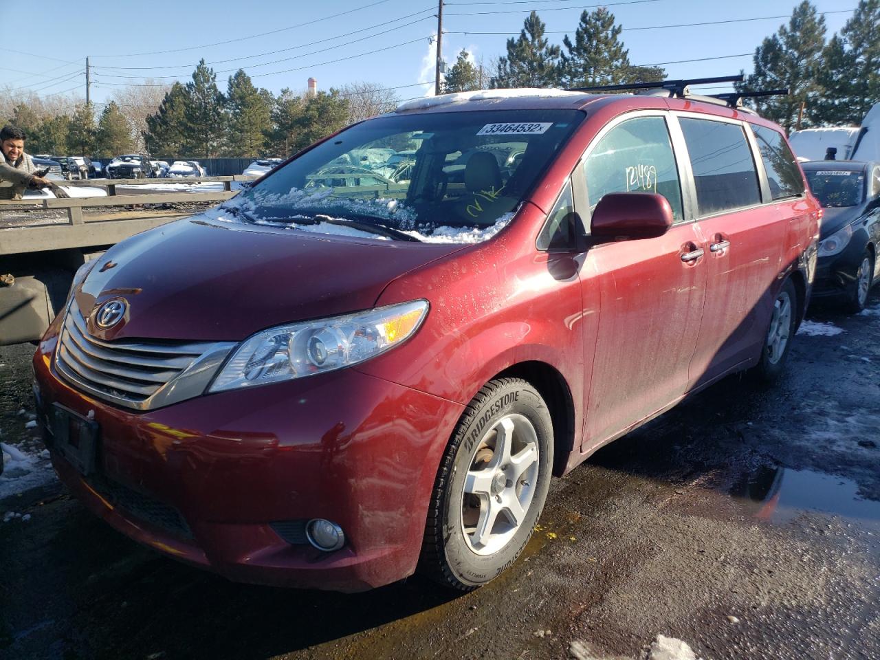Photo 2 from auction – 2012 TOYOTA SIENNA XLE with VIN 5TDDK3DC5CS031442