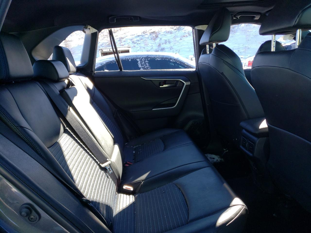Photo 6 from auction – 2021 TOYOTA RAV4 XSE with VIN 2T3E6RFV9MW003363