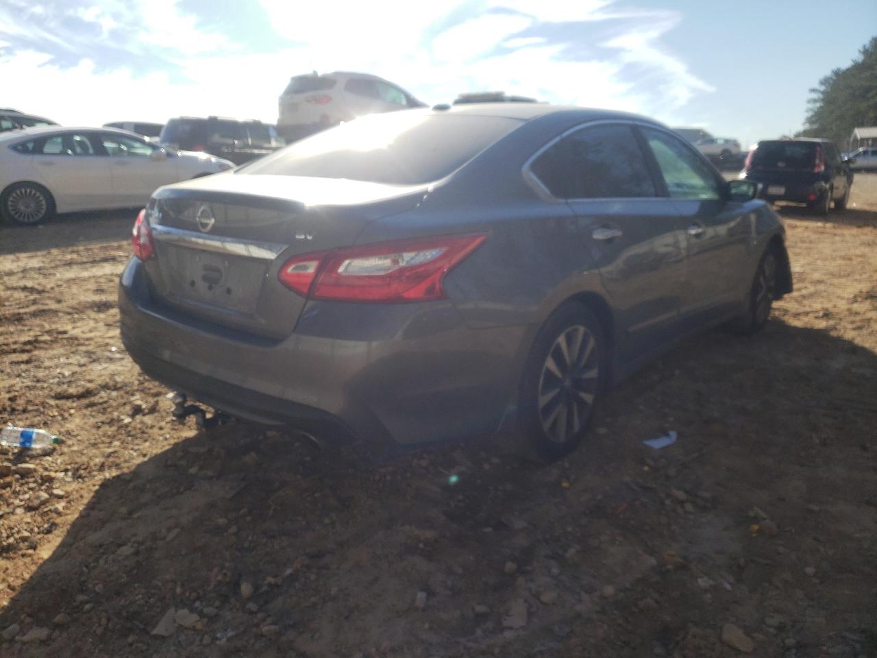 Photo 4 from auction – 2017 NISSAN ALTIMA 2.5 with VIN 1N4AL3AP2HC208745