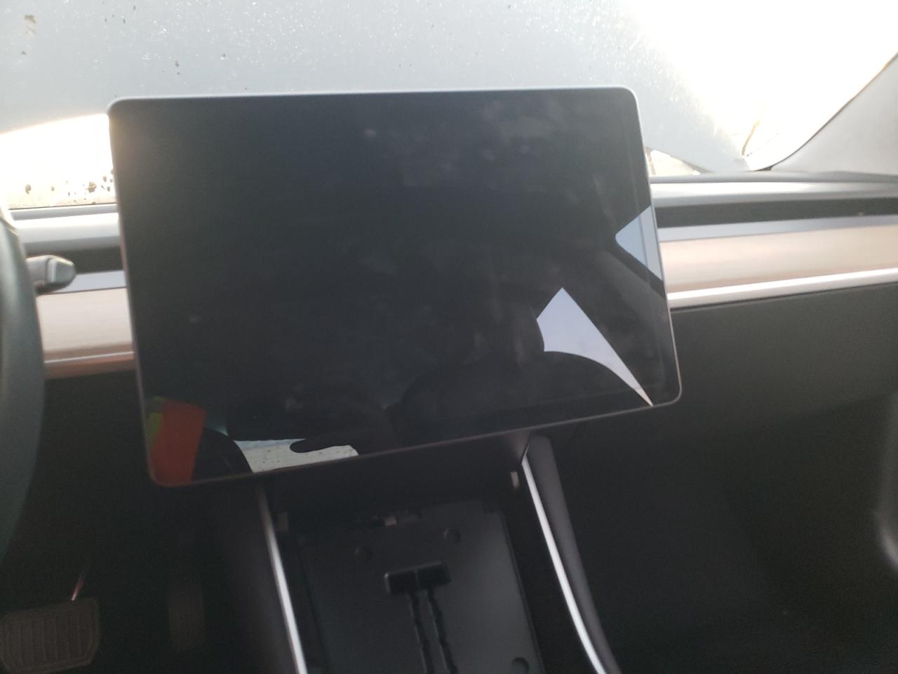 Photo 9 from auction – 2017 TESLA MODEL 3 with VIN 5YJ3E1EA1HF000110