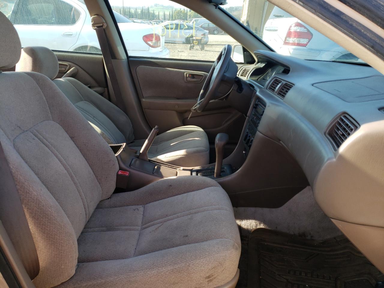 Photo 5 from auction – 2001 TOYOTA CAMRY CE with VIN 4T1BG22K61U092378