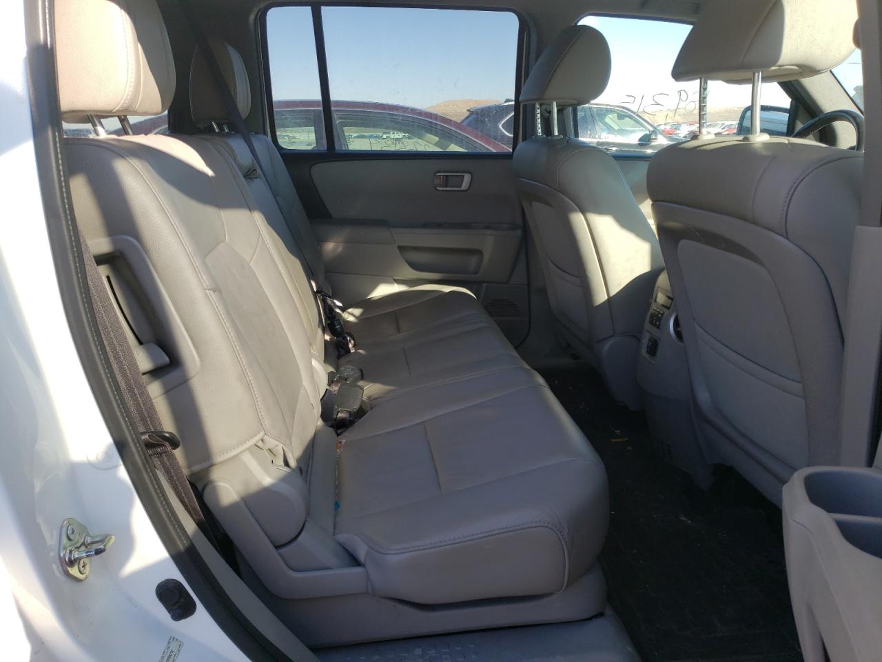 Photo 6 from auction – 2015 HONDA PILOT EXL with VIN 5FNYF4H55FB068782