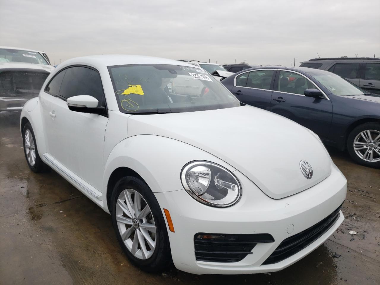 VOLKSWAGEN BEETLE S 2018 with VIN 3VWFD7ATXJM711698 - Photo from auction
