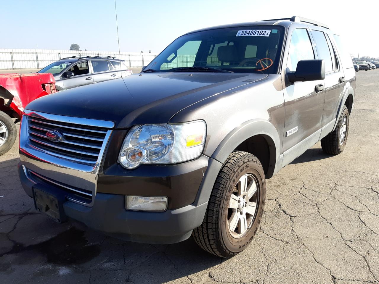 Photo 2 from auction – 2006 FORD EXPLORER with VIN 1FMEU63E56UB04162