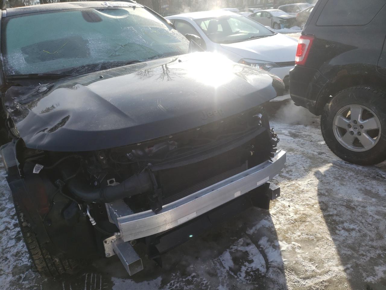 Foto 9 de la subasta – 2019 JEEP COMPASS LA con VIN 3C4NJDBB6KT697088