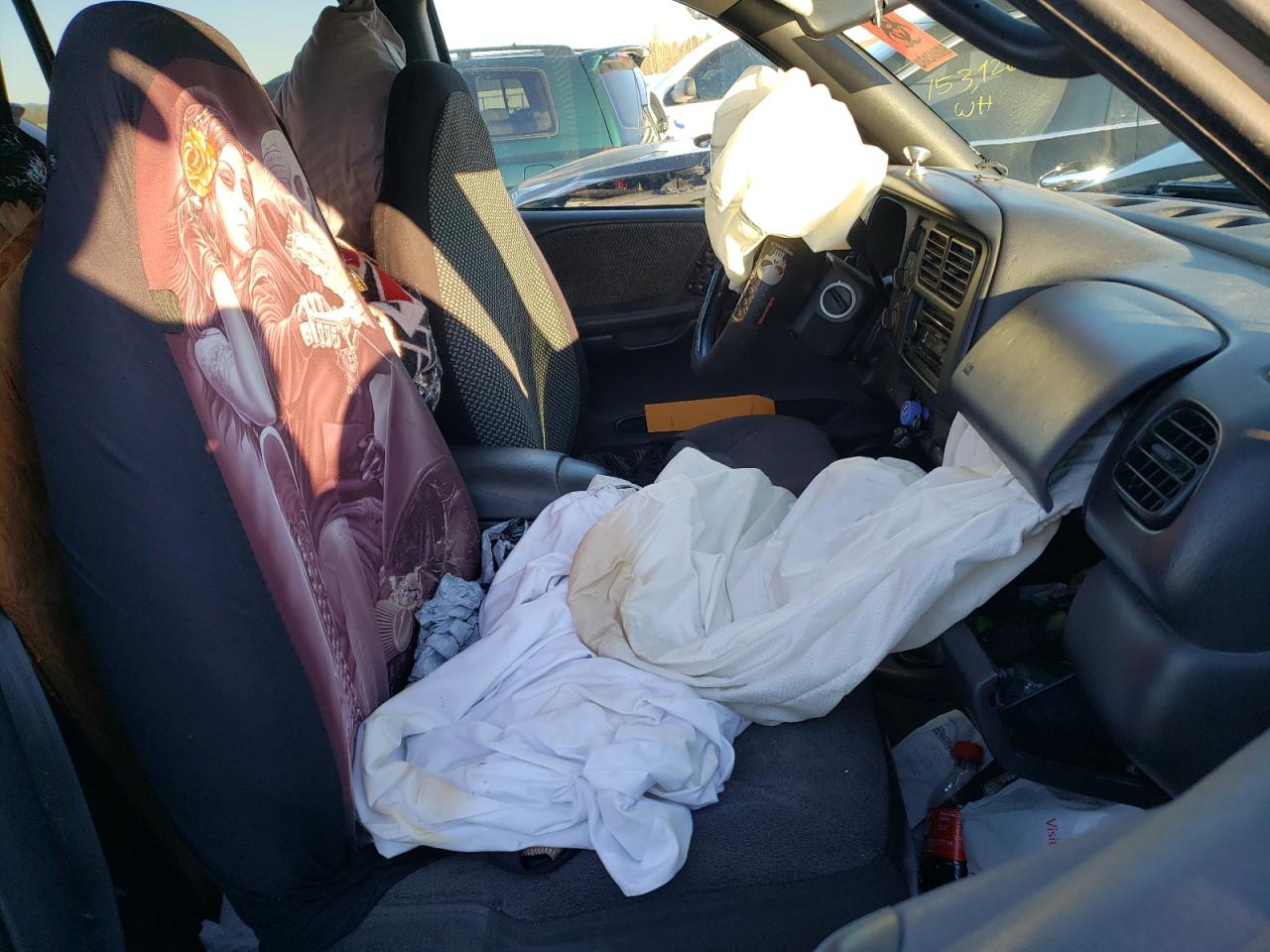 Photo 5 from auction – 1998 DODGE DURANGO with VIN 1B4HS28Y0WF205369