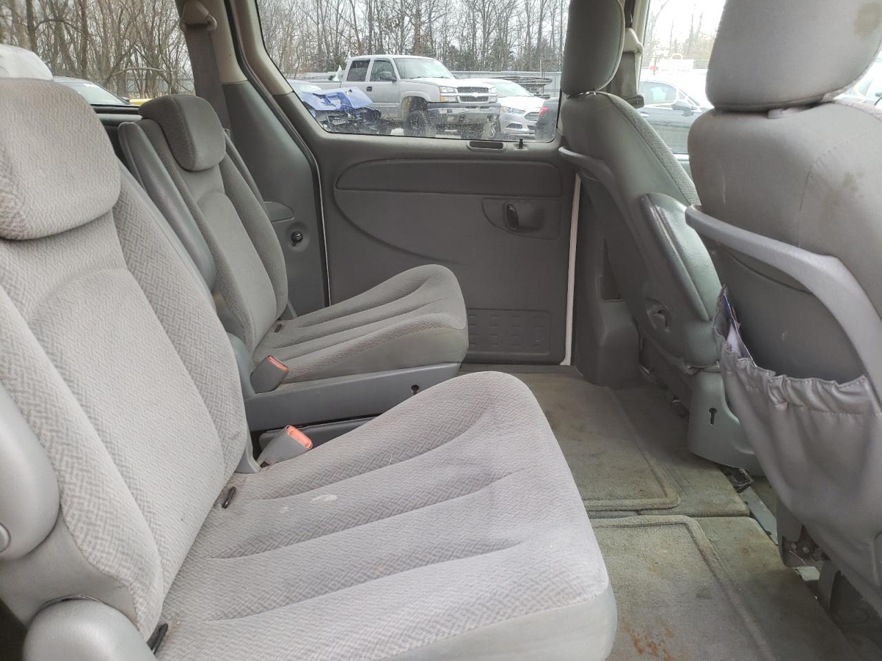 Photo 6 from auction – 2006 CHRYSLER TOWN & COU with VIN 2A8GP54L06R834093