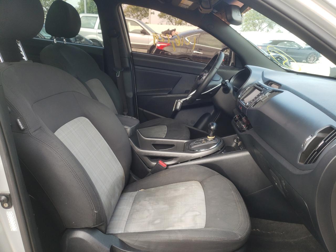 Photo 5 from auction – 2011 KIA SPORTAGE E with VIN KNDPC3A21B7028407