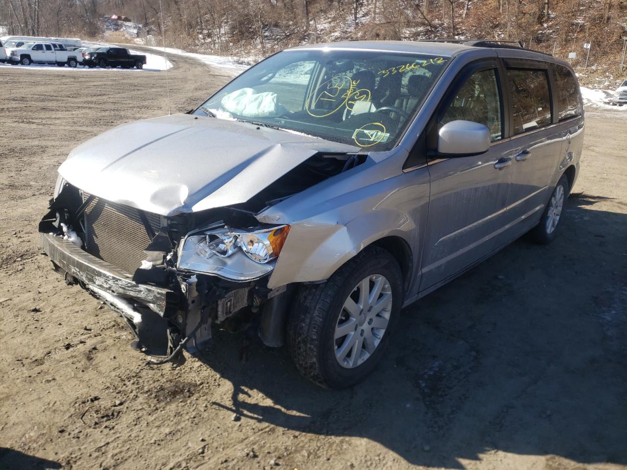 Photo 2 from auction – 2014 CHRYSLER TOWN & COU with VIN 2C4RC1BG4ER447961