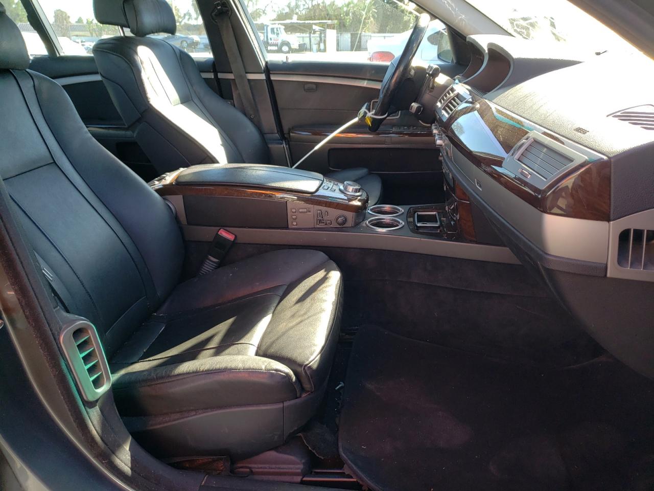 Photo 5 from auction – 2006 BMW 750 LI with VIN WBAHN83586DT32082