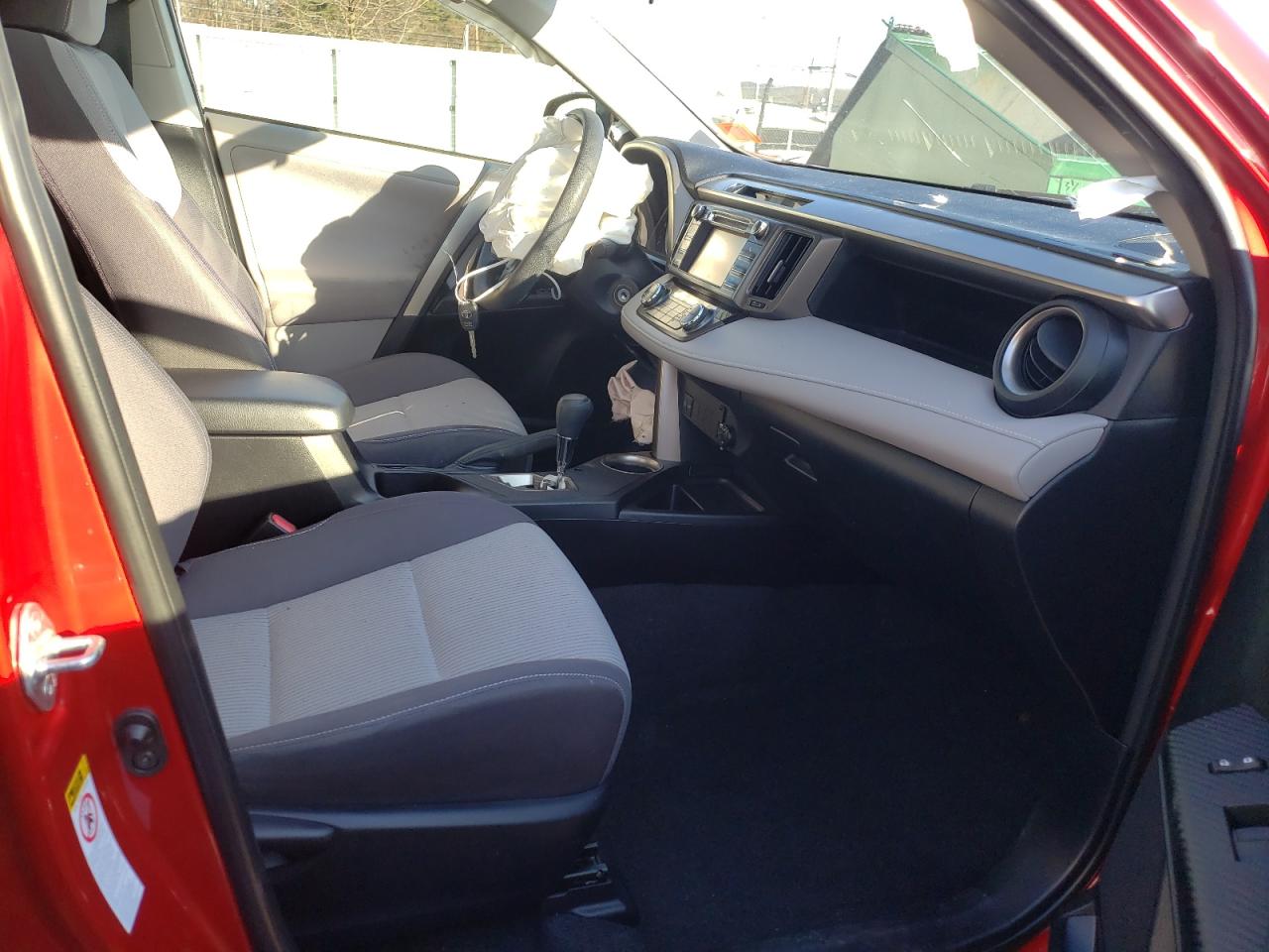 Photo 5 from auction – 2013 TOYOTA RAV4 XLE with VIN JTMRFREV2DD046748