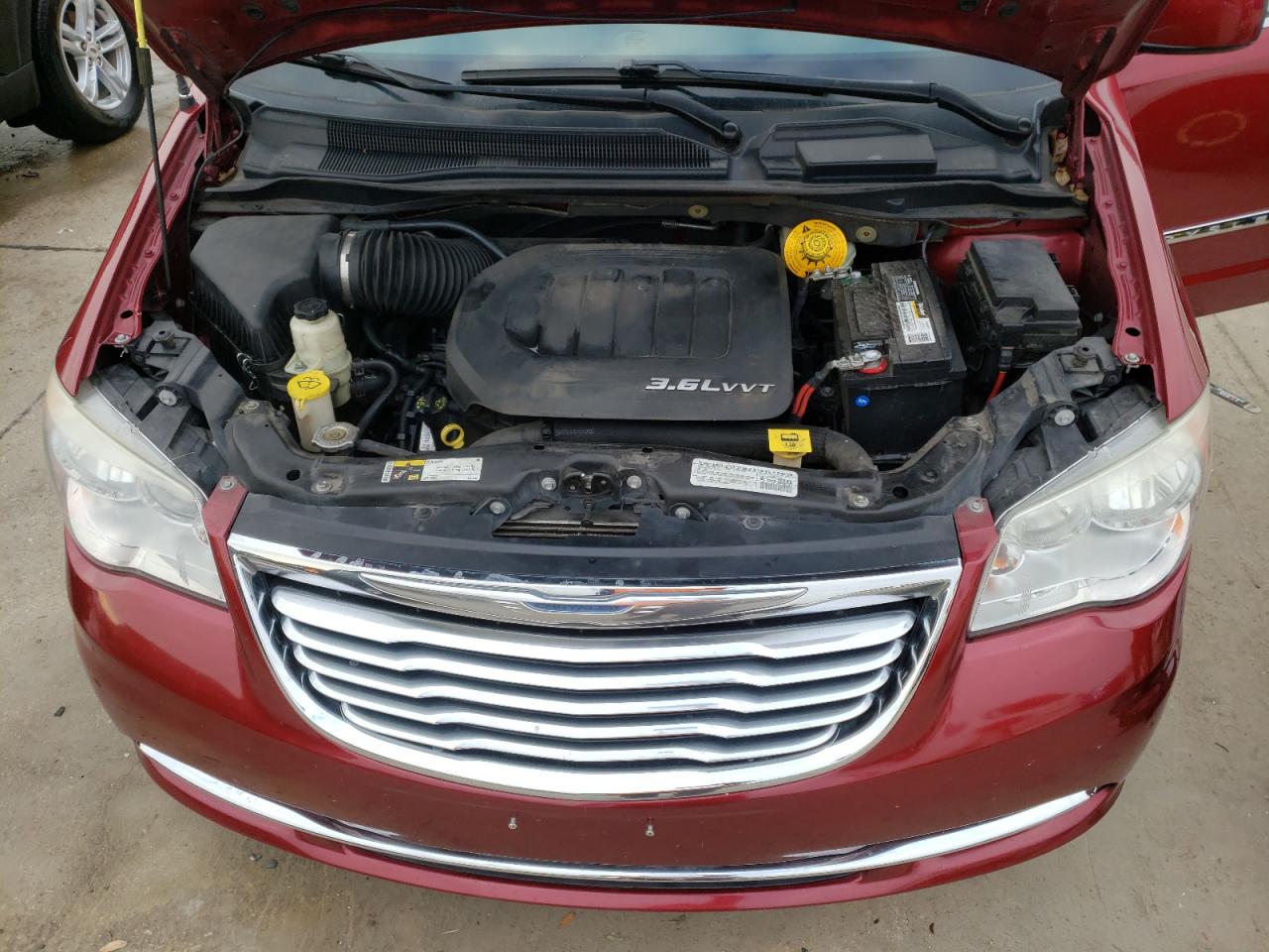 Photo 7 from auction – 2014 CHRYSLER TOWN & COU with VIN 2C4RC1BG0ER325159