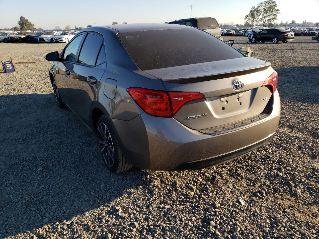 Photo 3 from auction – 2018 TOYOTA COROLLA L with VIN 5YFBURHE1JP854293