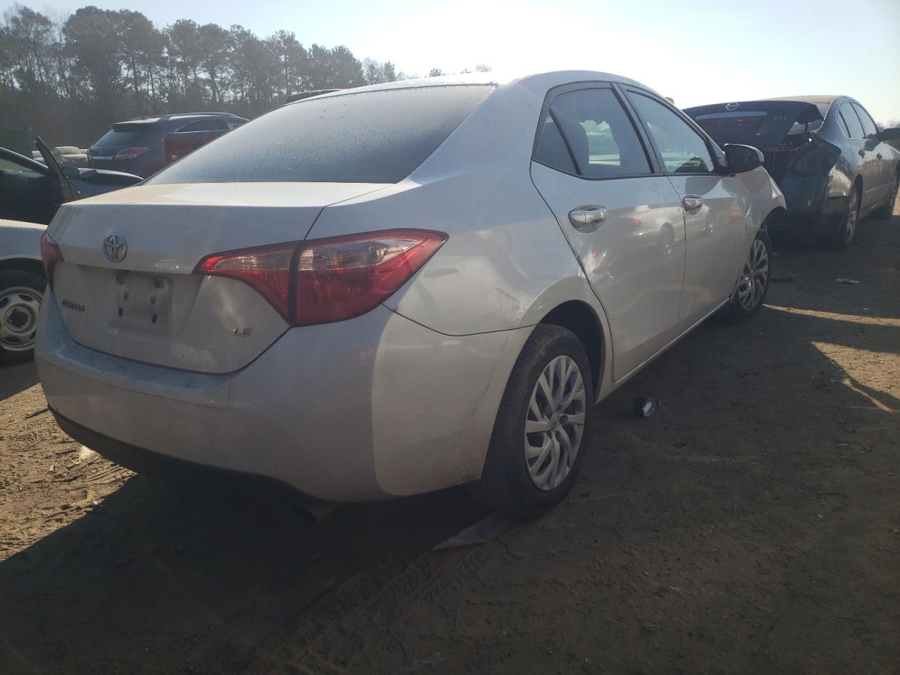 Photo 4 from auction – 2017 TOYOTA COROLLA L with VIN 5YFBURHE8HP673931