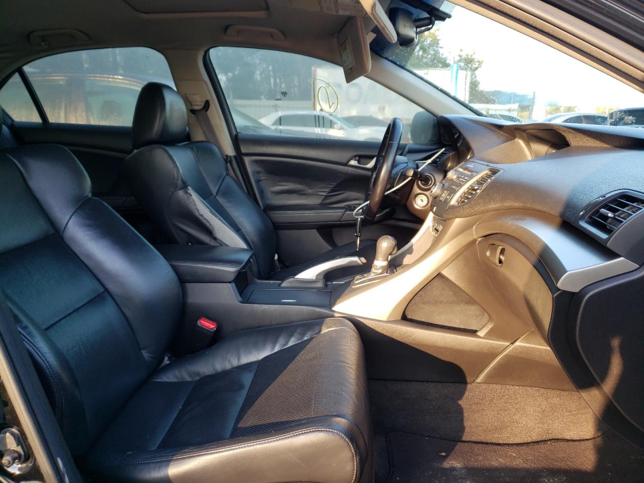 Photo 5 from auction – 2010 ACURA TSX with VIN JH4CU2F69AC041881