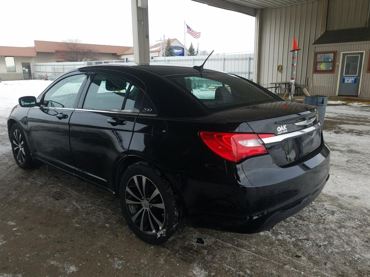 Photo 3 from auction – 2013 CHRYSLER 200 TOURIN with VIN 1C3CCBBG5DN738870