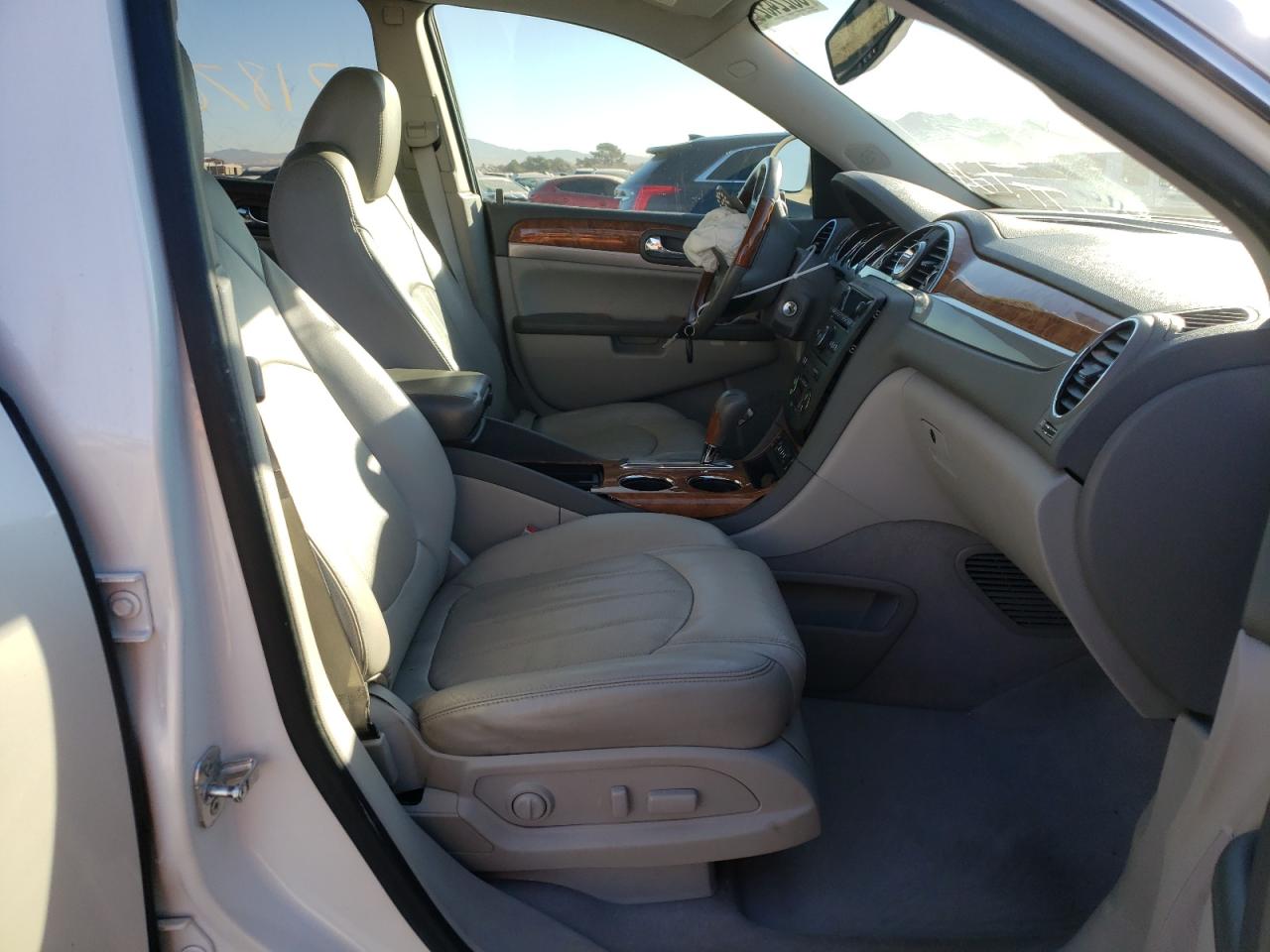 Photo 5 from auction – 2011 BUICK ENCLAVE CX with VIN 5GAKVBED4BJ395560