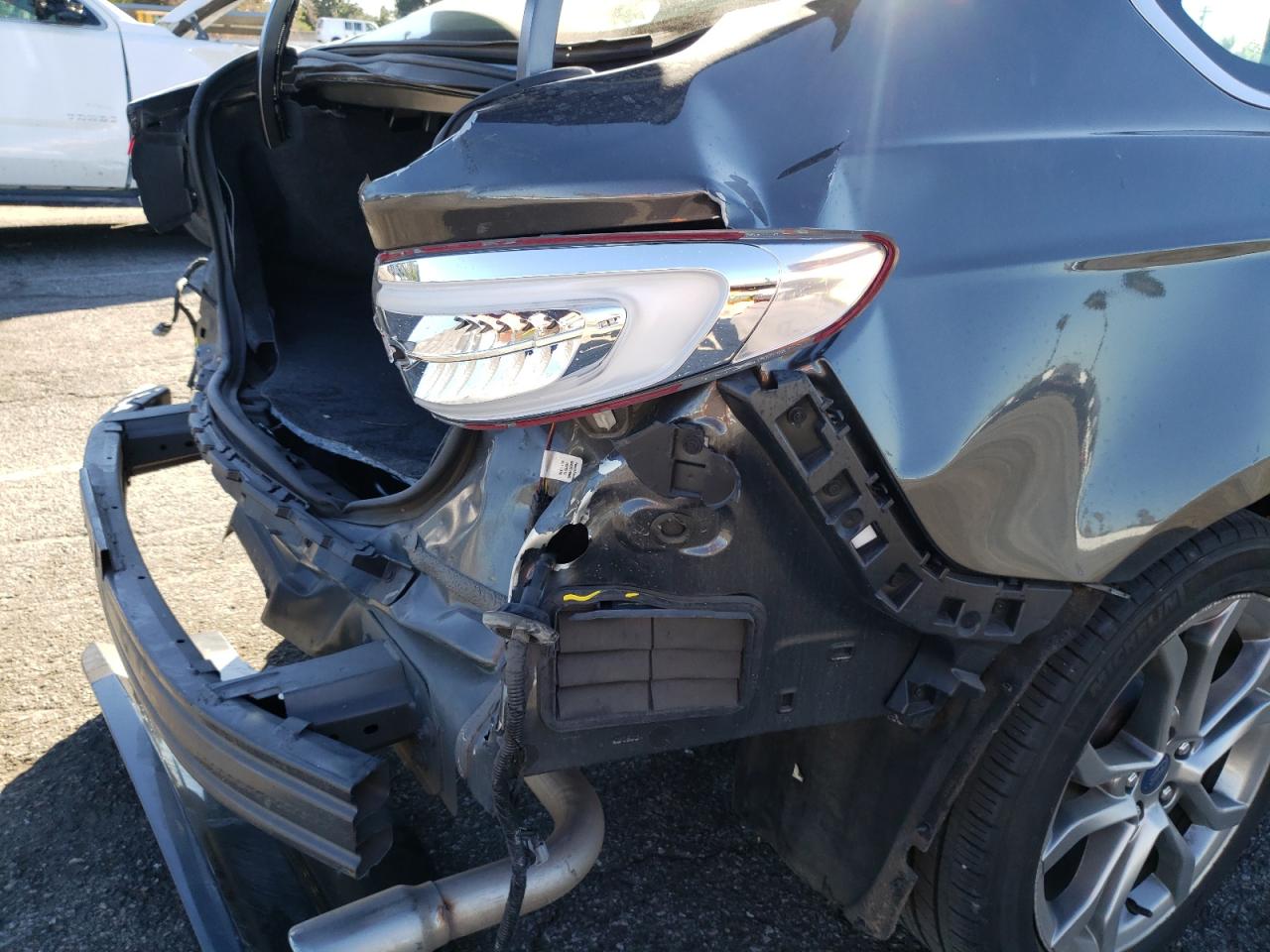 Photo 9 from auction – 2019 FORD FUSION SEL with VIN 3FA6P0CD7KR270257