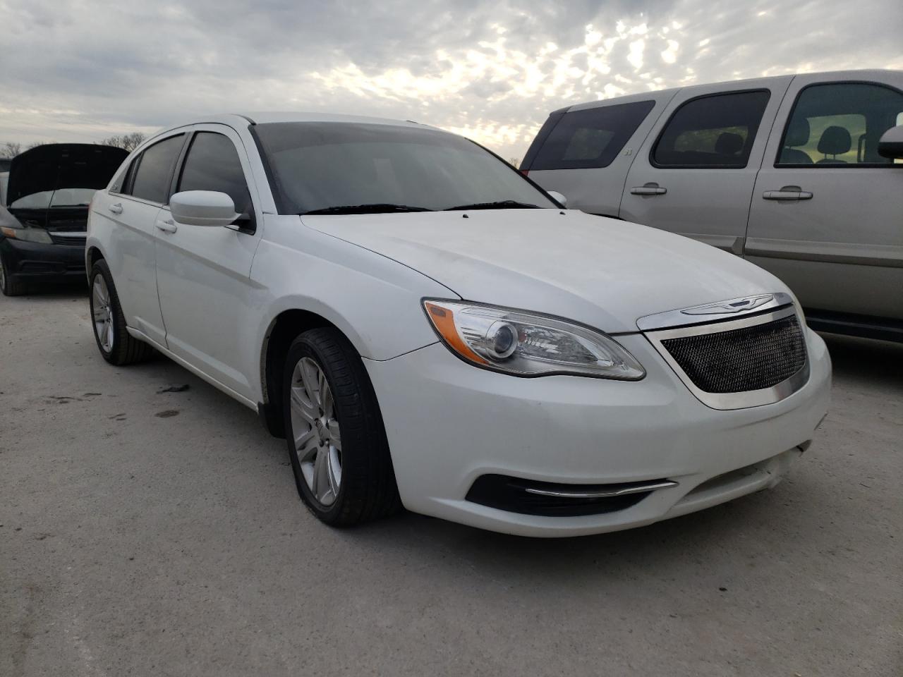 CHRYSLER 200 TOURIN 2014 with VIN 1C3CCBBB9EN198235 - Photo from auction
