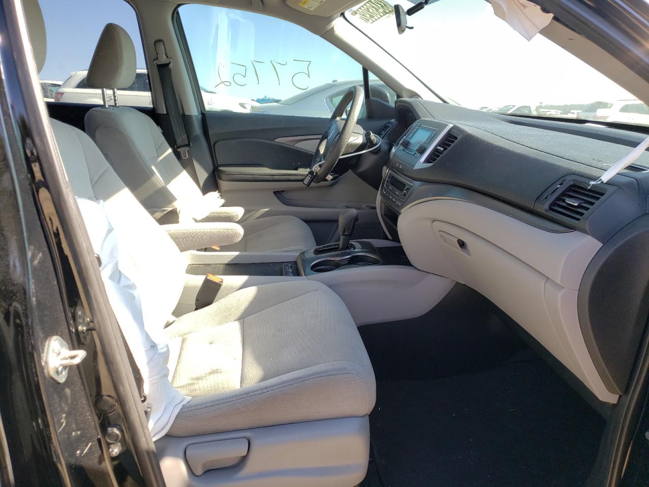 Photo 5 from auction – 2018 HONDA PILOT LX with VIN 5FNYF5H18JB032709