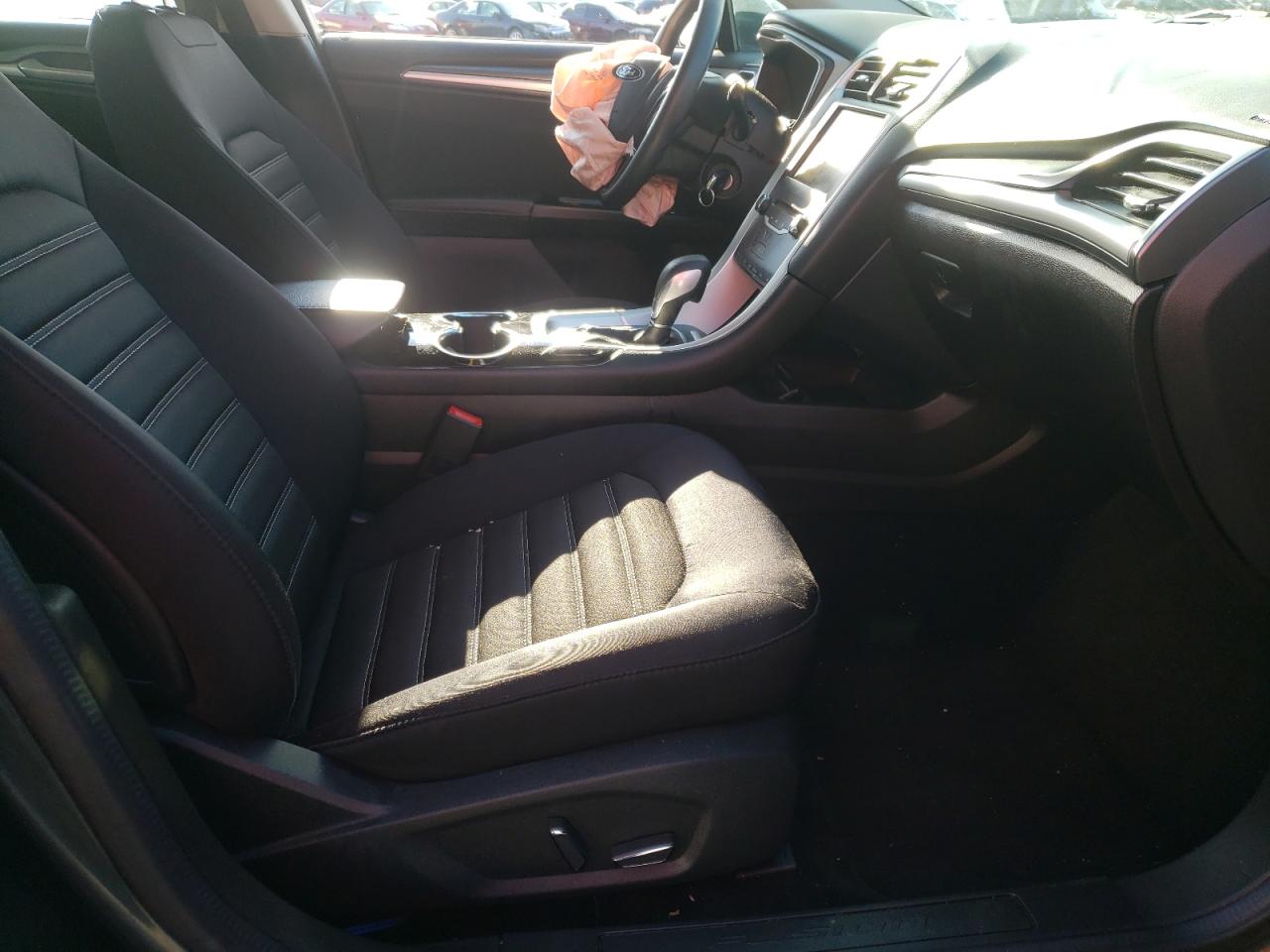 Photo 5 from auction – 2015 FORD FUSION SE with VIN 3FA6P0HD4FR264981