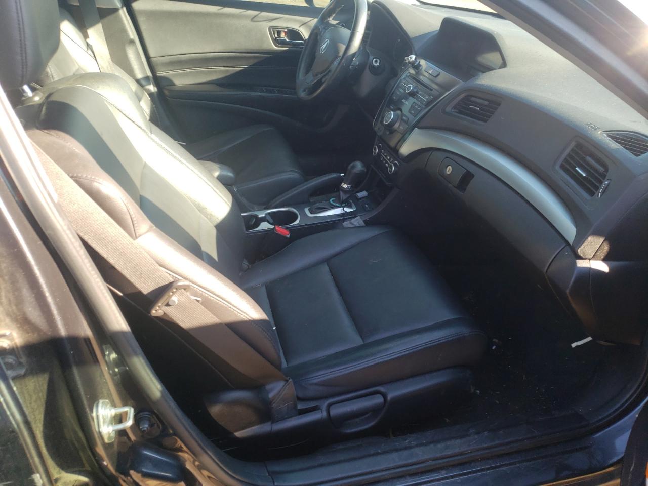 Photo 5 from auction – 2016 ACURA ILX BASE W with VIN 19UDE2F37GA021045